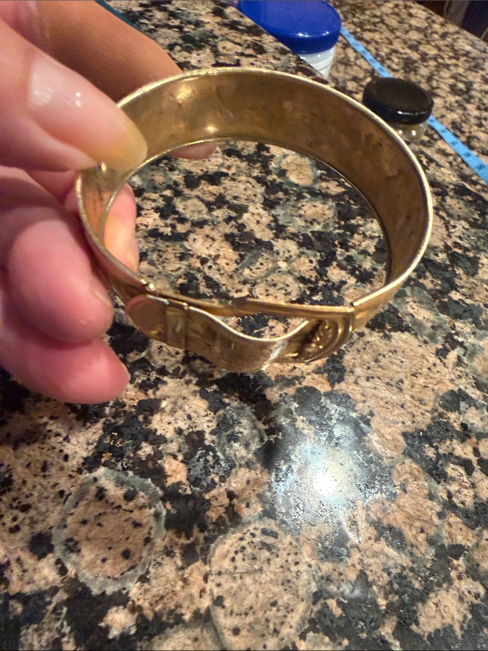 Marsh vintage Gold-Tone Floral Engraved Belt Bracelet - Picture 4 of 11